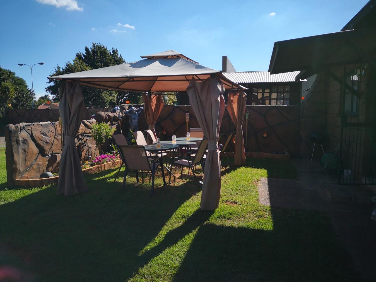 The Guesthouse Vanderbijlpark Eksteriør bilde
