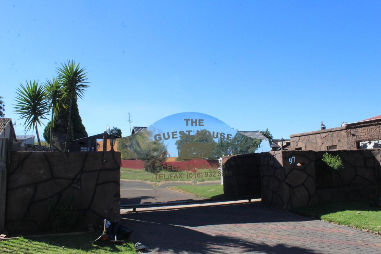 The Guesthouse Vanderbijlpark Eksteriør bilde